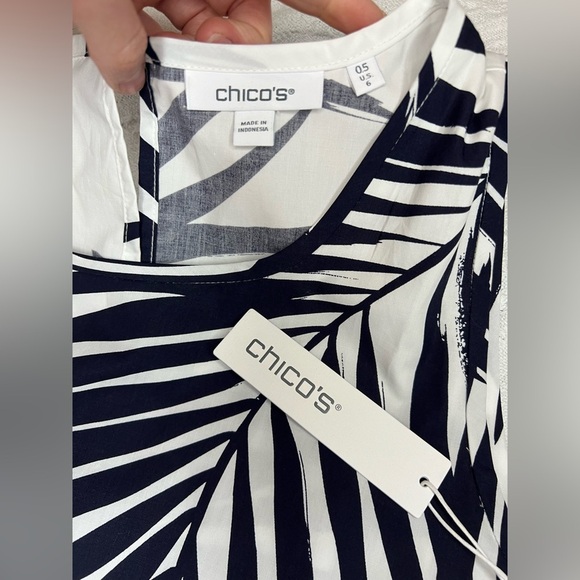 Chico’s Palm Print Back Tier Mini Dress in Navy and White, size 0.5/US 6, NWT! - Picture 8 of 11